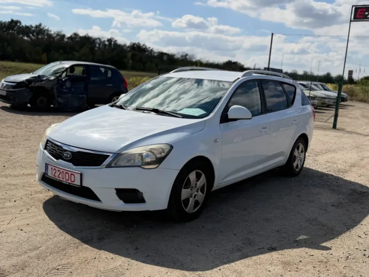 Kia Cee'd SW 2012